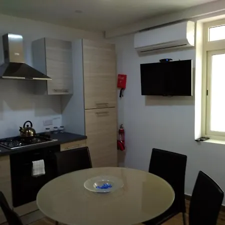 アパート Maltastudiosapartment マルサスカーラ